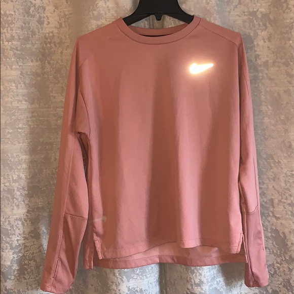 Nike Top - Picture 2 of 6